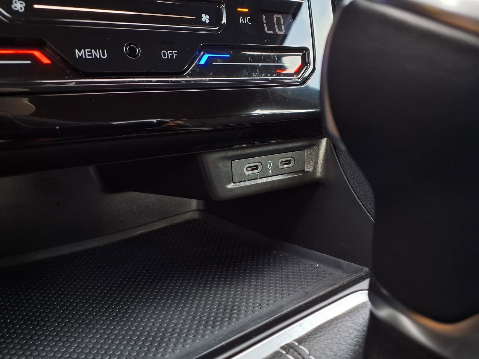 Certified 2025 Volkswagen Jetta Sport image 12