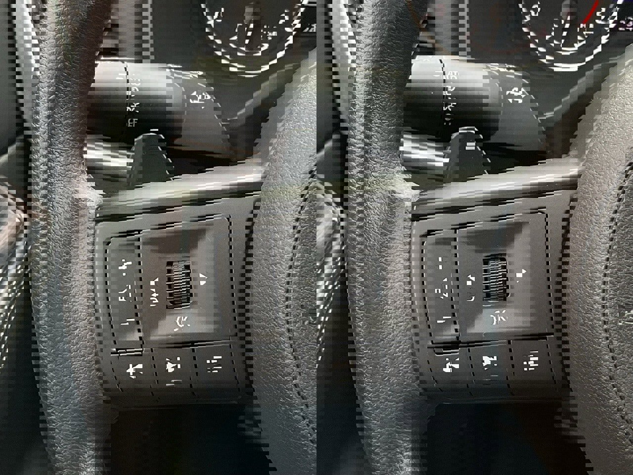 Used 2024 Nissan Rogue SV image 22