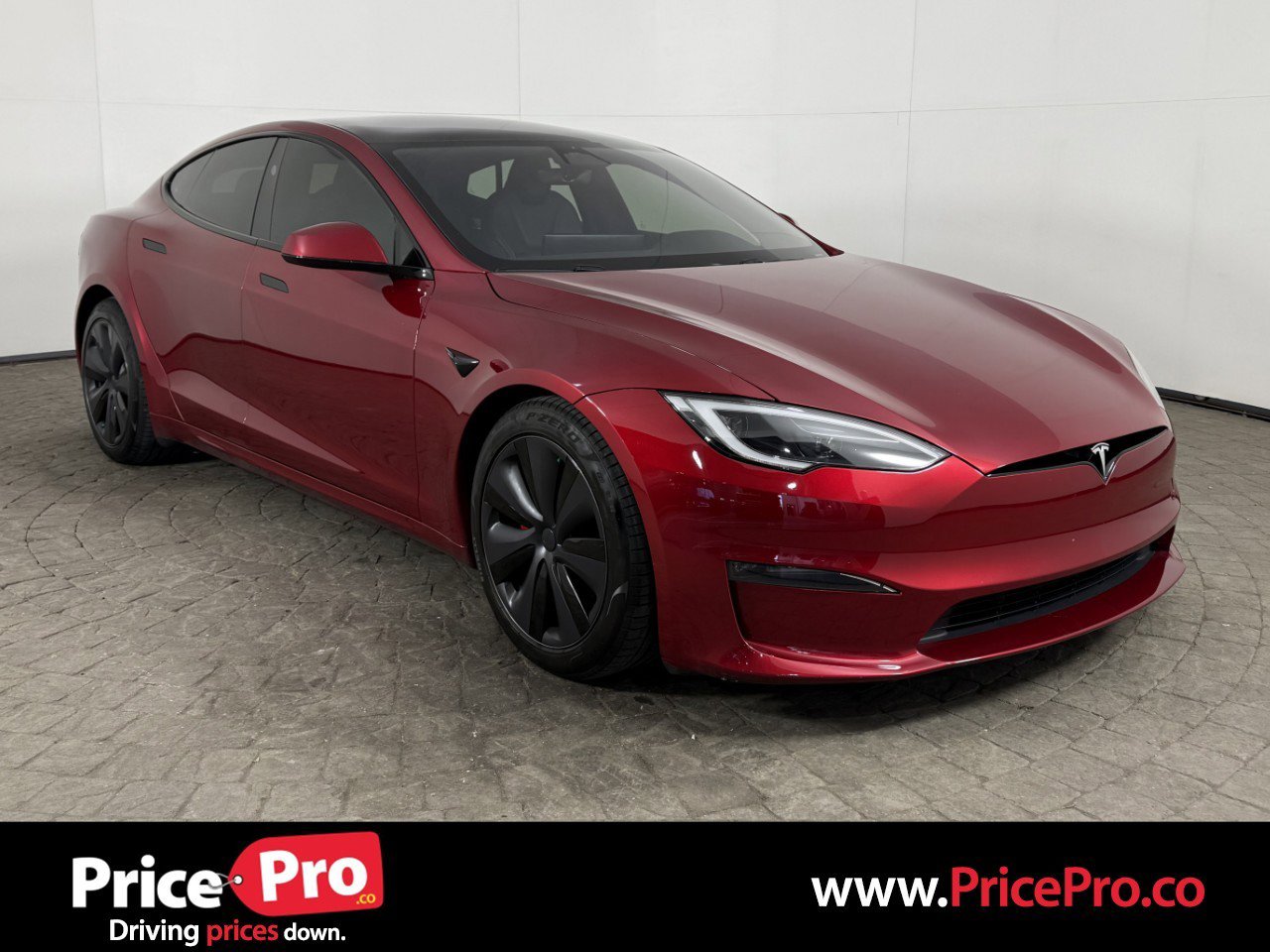 Used 2023 Tesla Model S Plaid image 1