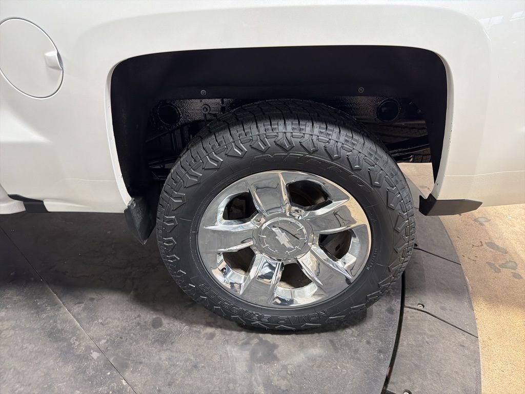 Used 2016 Chevrolet Silverado 1500 LTZ Z71 w/ LTZ Plus Package AWD/4WD image 35