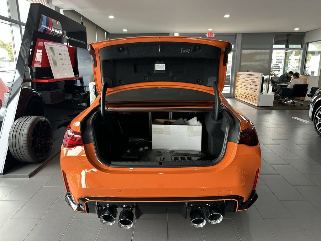 Used 2025 BMW M4 Coupe w/ Executive Package image 30