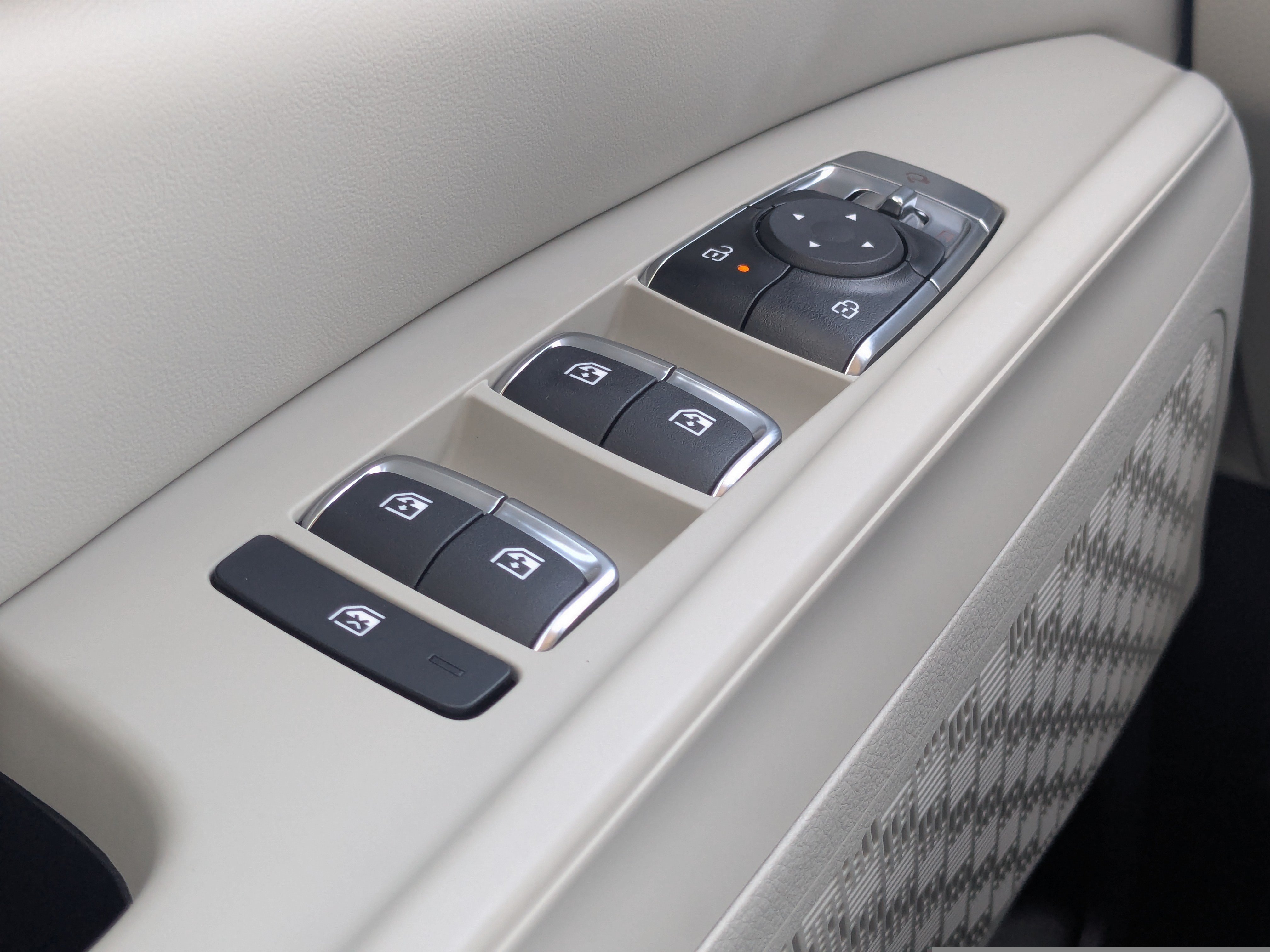 New 2026 Kia Carnival EX FWD image 43