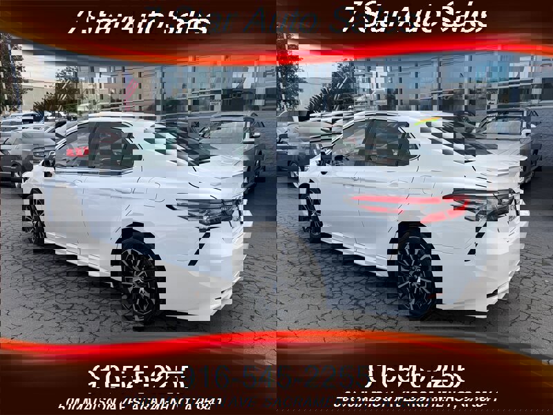 Used 2018 Toyota Camry SE image 4