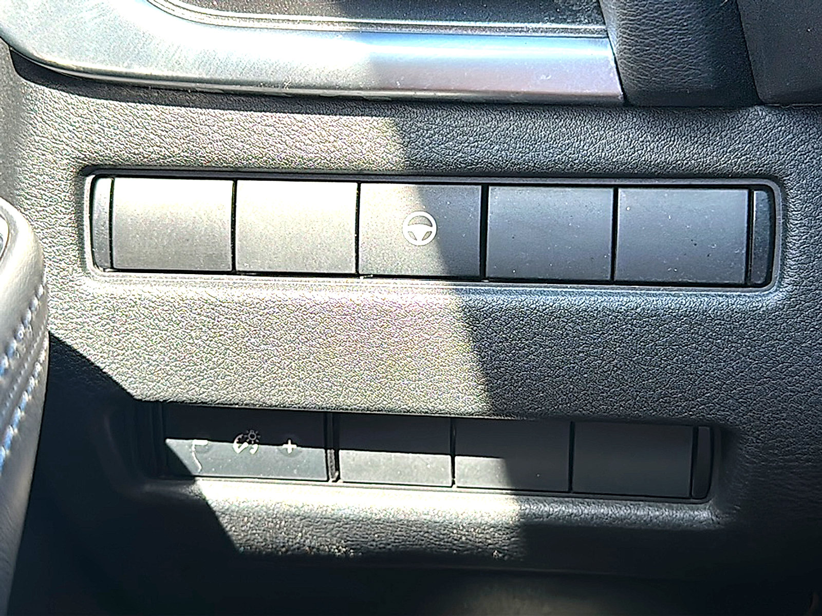 Used 2023 Nissan Rogue SV FWD image 35