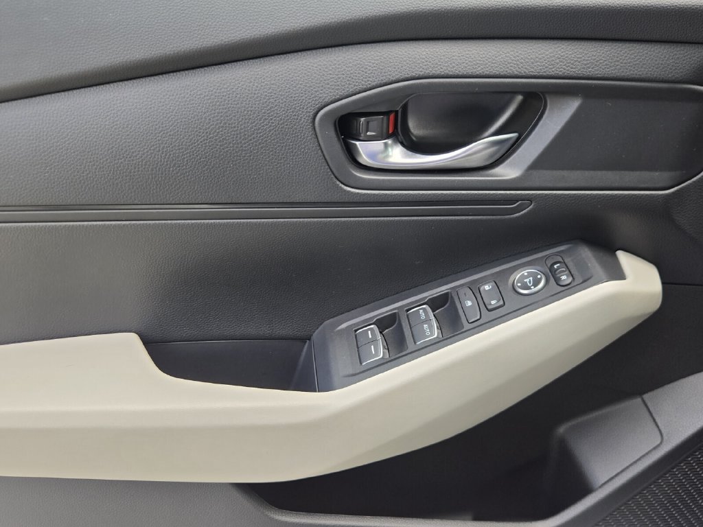 Certified 2025 Honda Accord LX image 27