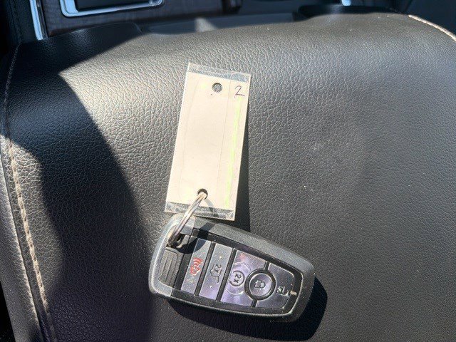 Used 2020 Ford Expedition Limited image 30