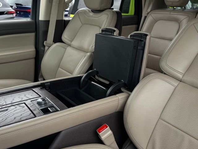 Used 2024 Lincoln Navigator Premiere image 36