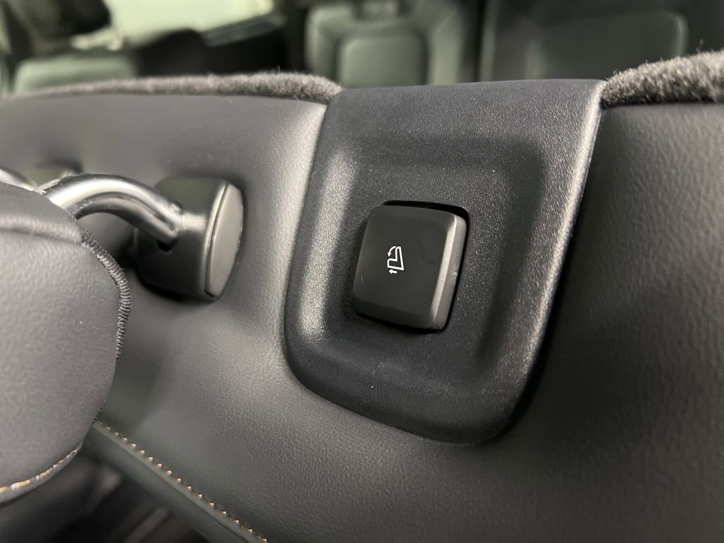 Used 2026 Lincoln Aviator AWD image 35