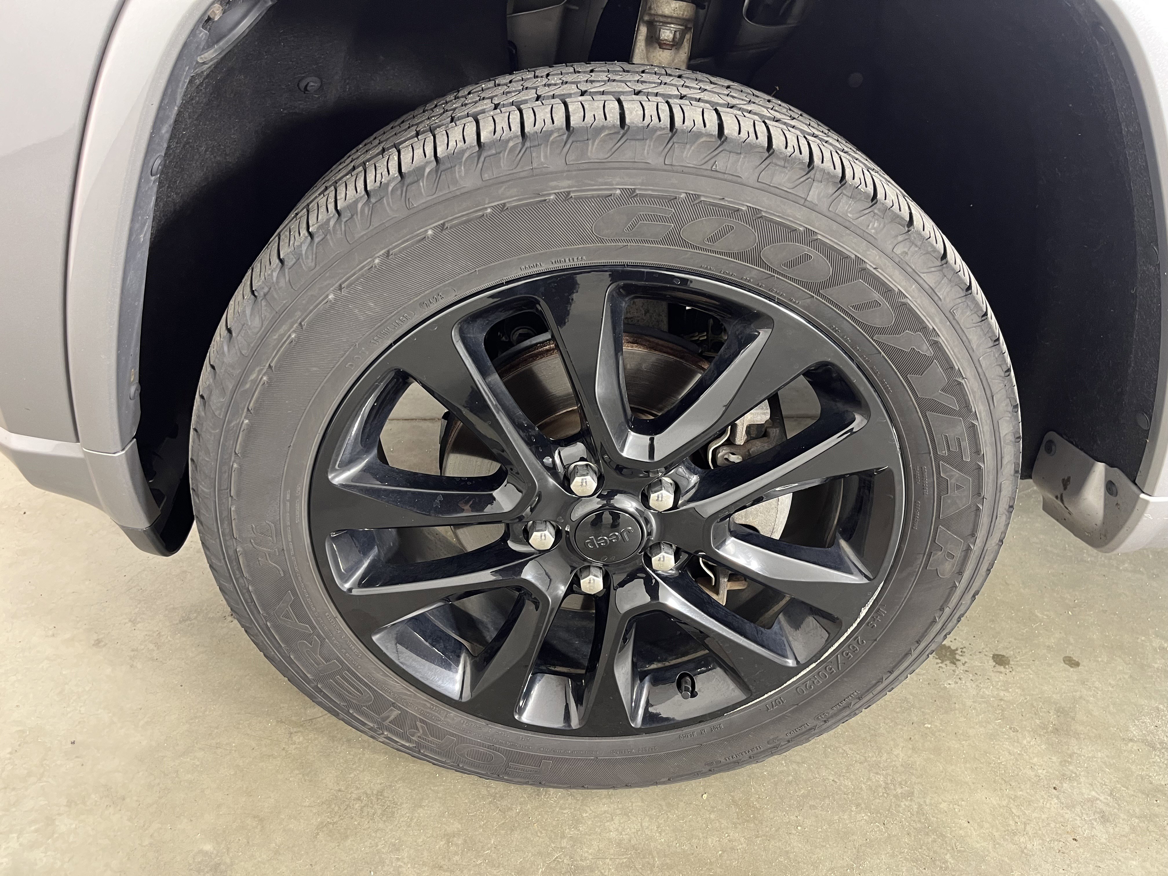 Used 2020 Jeep Grand Cherokee Altitude AWD/4WD image 24