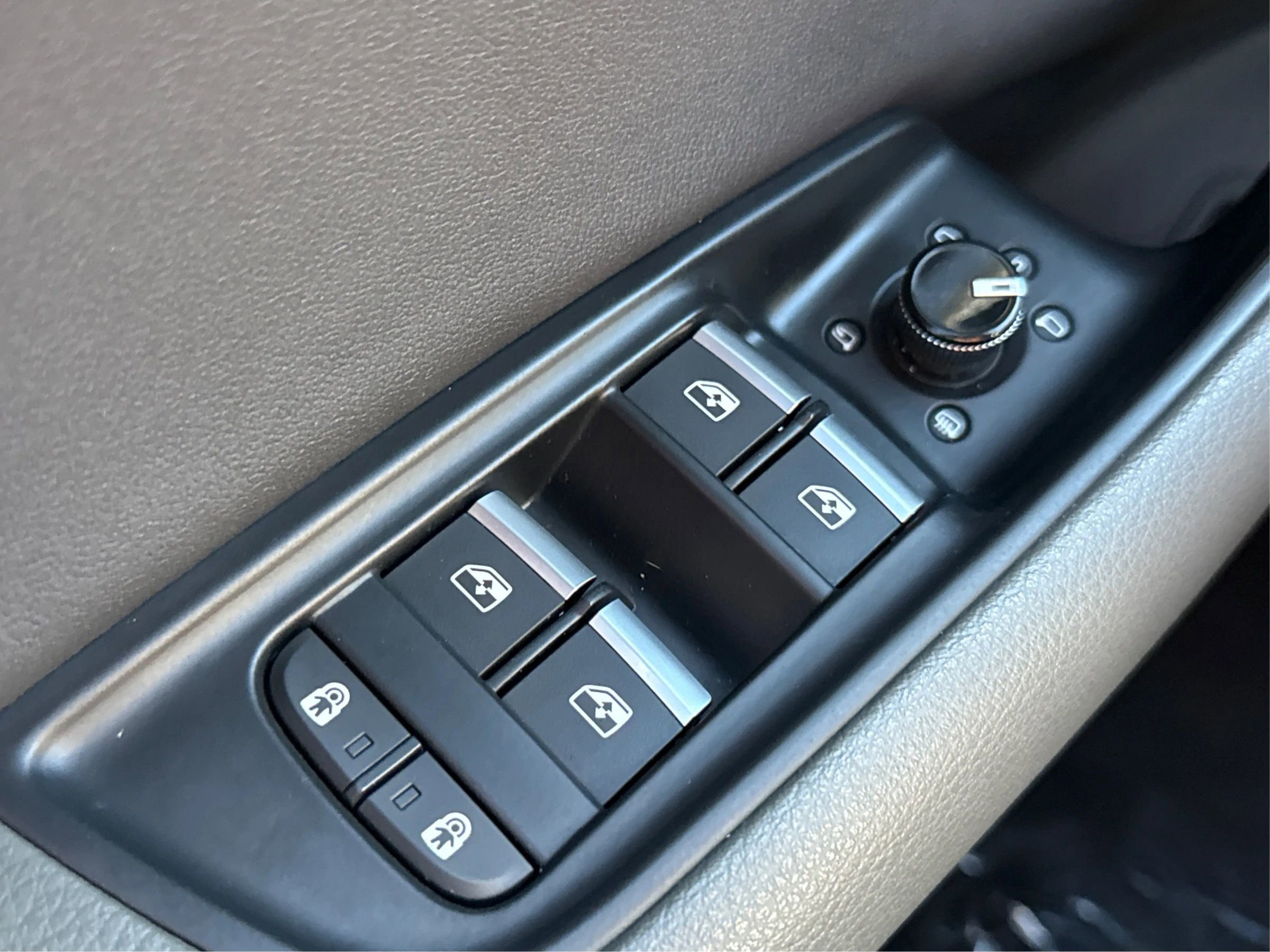 Used 2019 Audi Q8 Premium Plus image 38