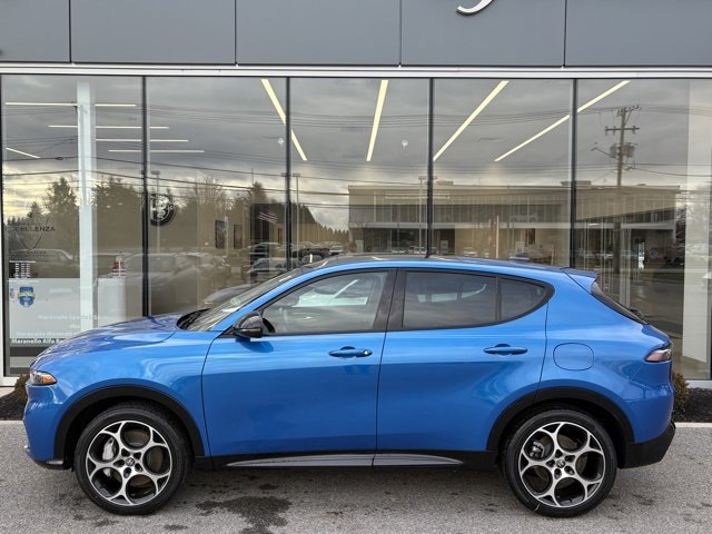 New 2025 Alfa Romeo Tonale w/ Premium Package image 2