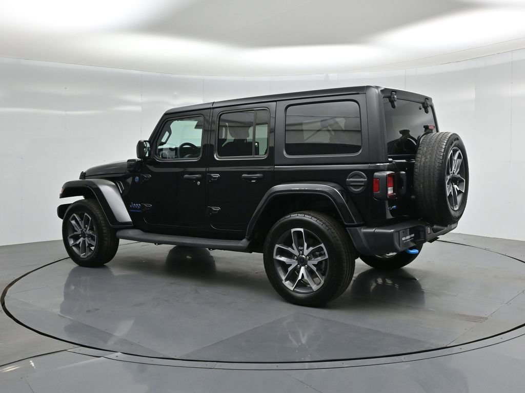 Used 2024 Jeep Wrangler Unlimited AWD/4WD image 7
