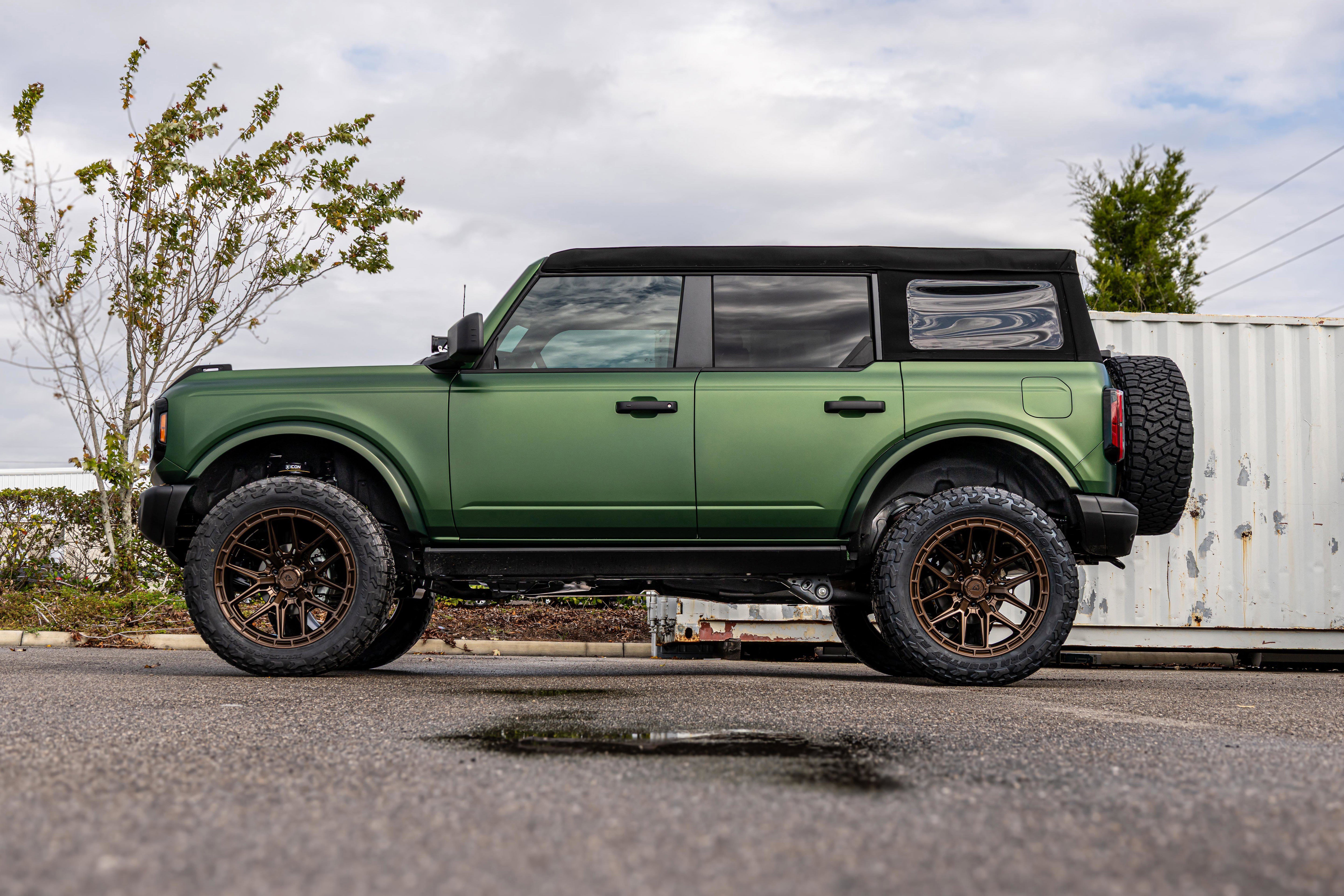 New 2025 Ford Bronco Badlands image 7
