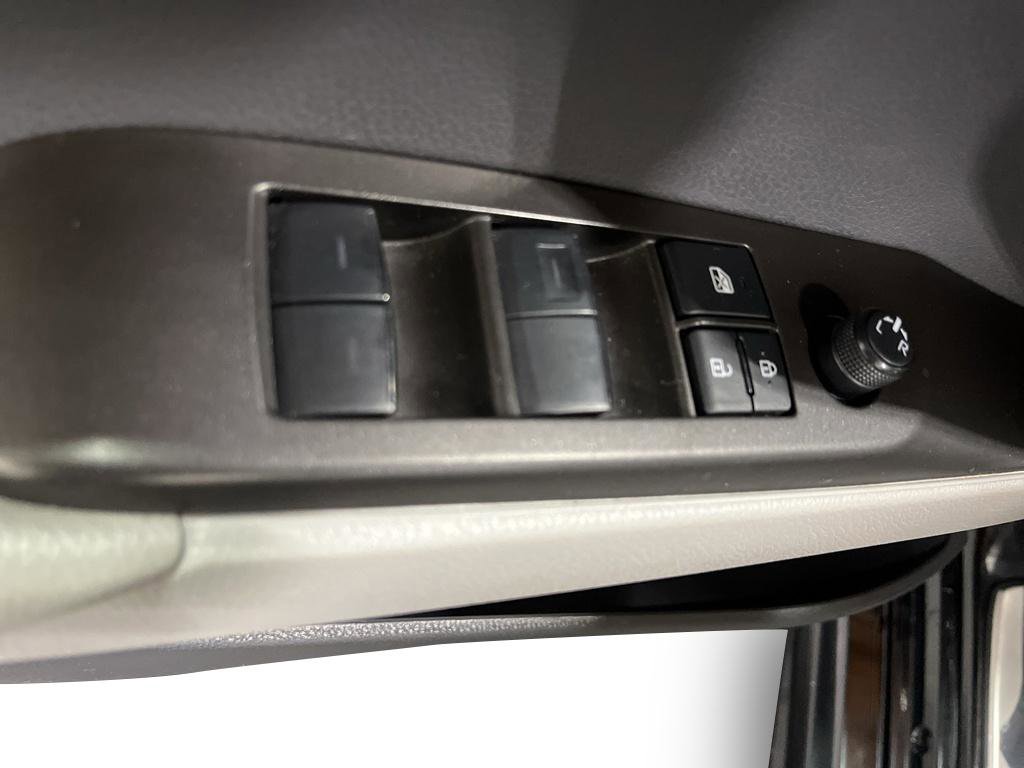 Used 2023 Toyota Camry SE AWD/4WD image 13