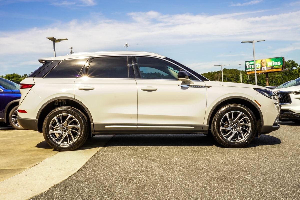 Used 2022 Lincoln Corsair FWD image 6