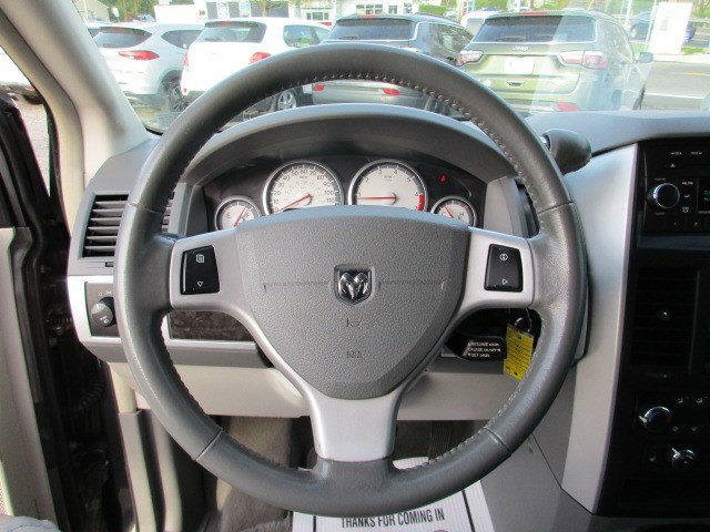 Used 2009 Dodge Grand Caravan SXT image 15