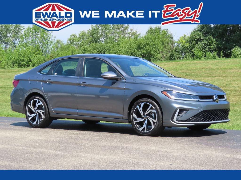 Used 2025 Volkswagen Jetta SEL FWD image 1