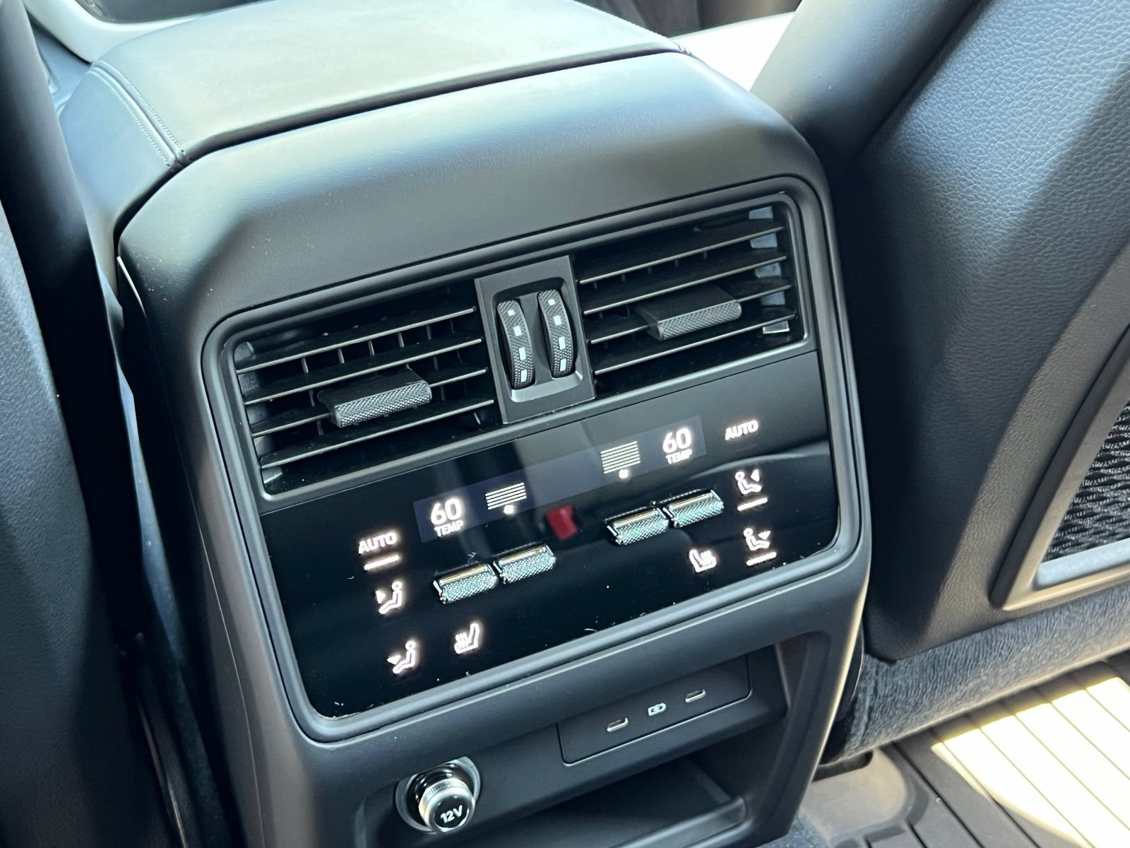 Certified 2024 Porsche Cayenne S AWD/4WD image 17