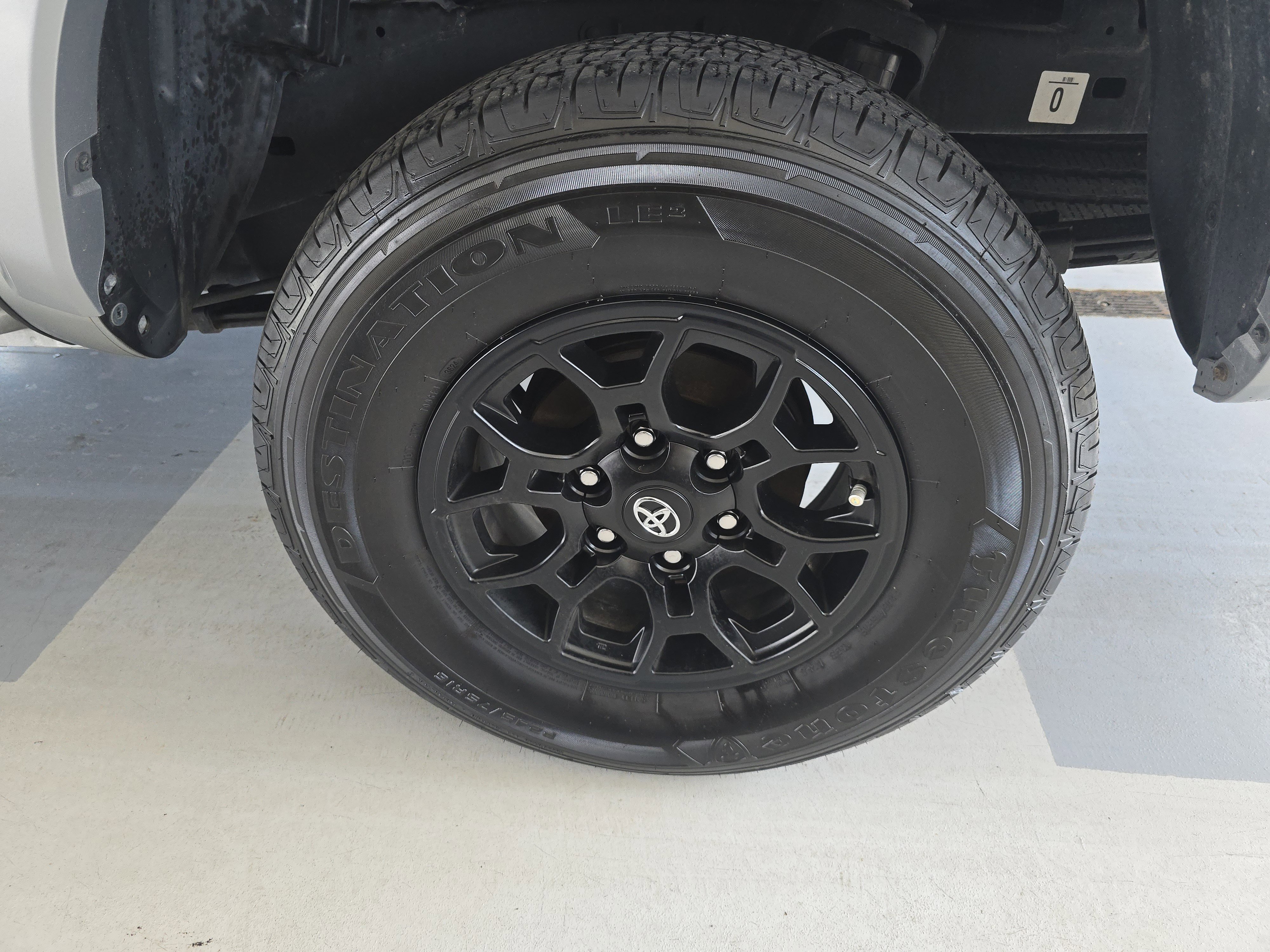 Used 2022 Toyota Tacoma SR5 w/ Technology Package image 9