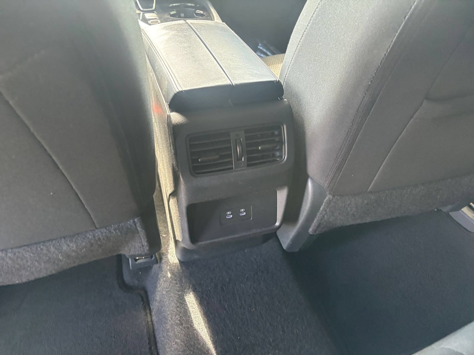 Used 2025 Nissan Rogue SV FWD image 24