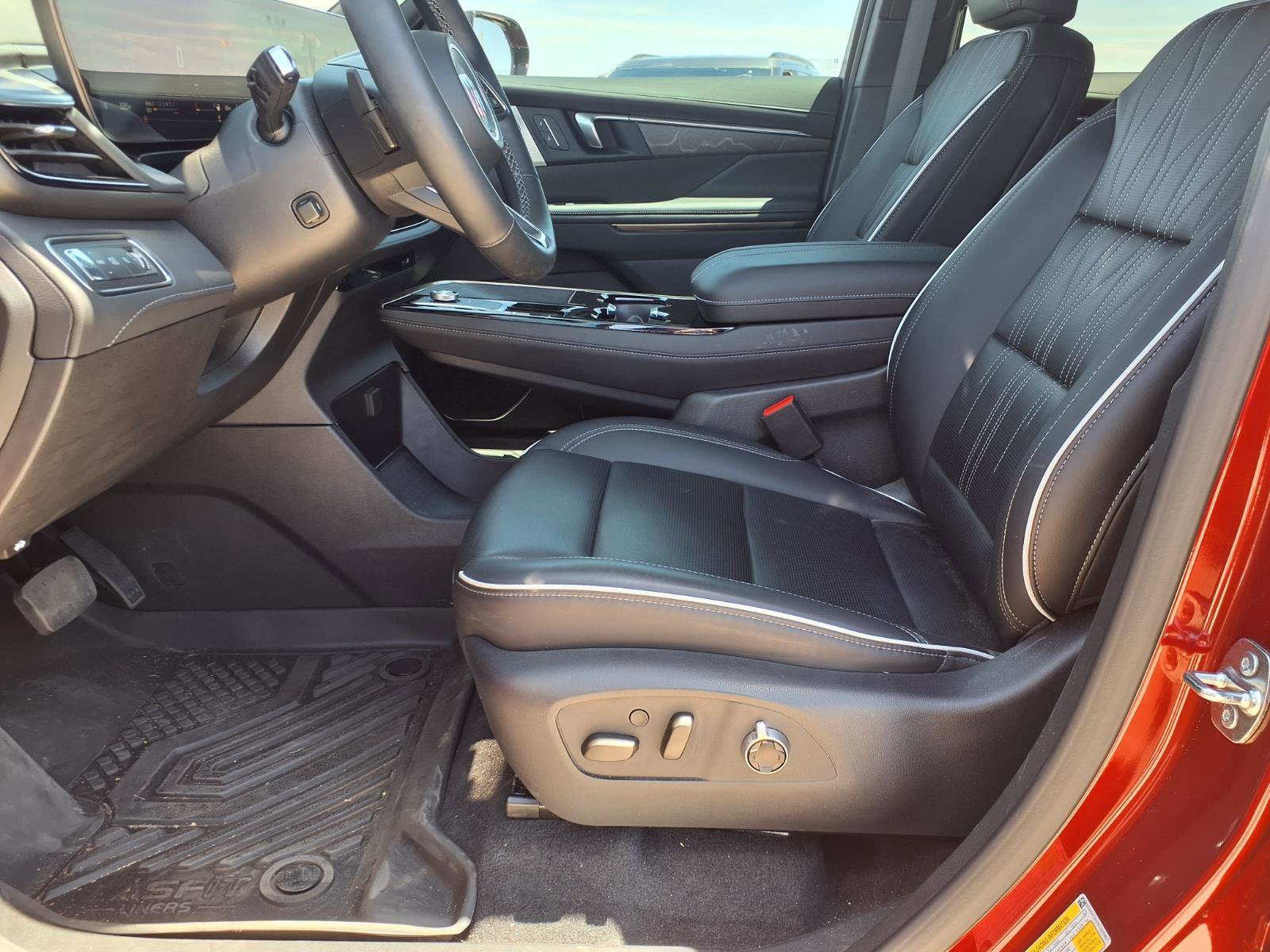 Used 2025 Buick Enclave Avenir w/ Trailering Package, 5000 lbs. FWD image 20
