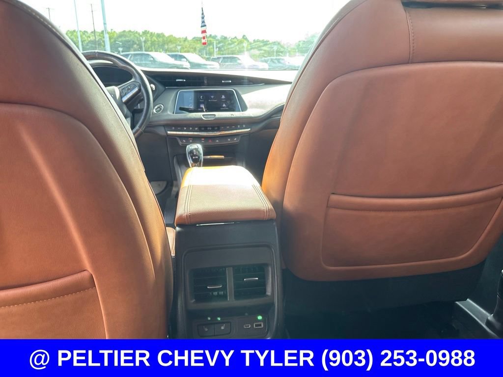 Used 2021 Cadillac XT4 Premium Luxury FWD image 21