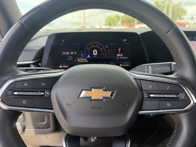 Used 2025 Chevrolet Suburban LT RWD image 33
