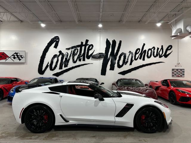 Used 2016 Chevrolet Corvette Z06 w/ 3LZ Preferred Equipment Group RWD image 9