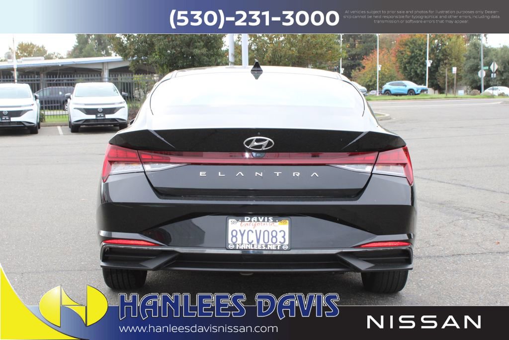 Used 2022 Hyundai Elantra SEL w/ Convenience + Premium Package image 8