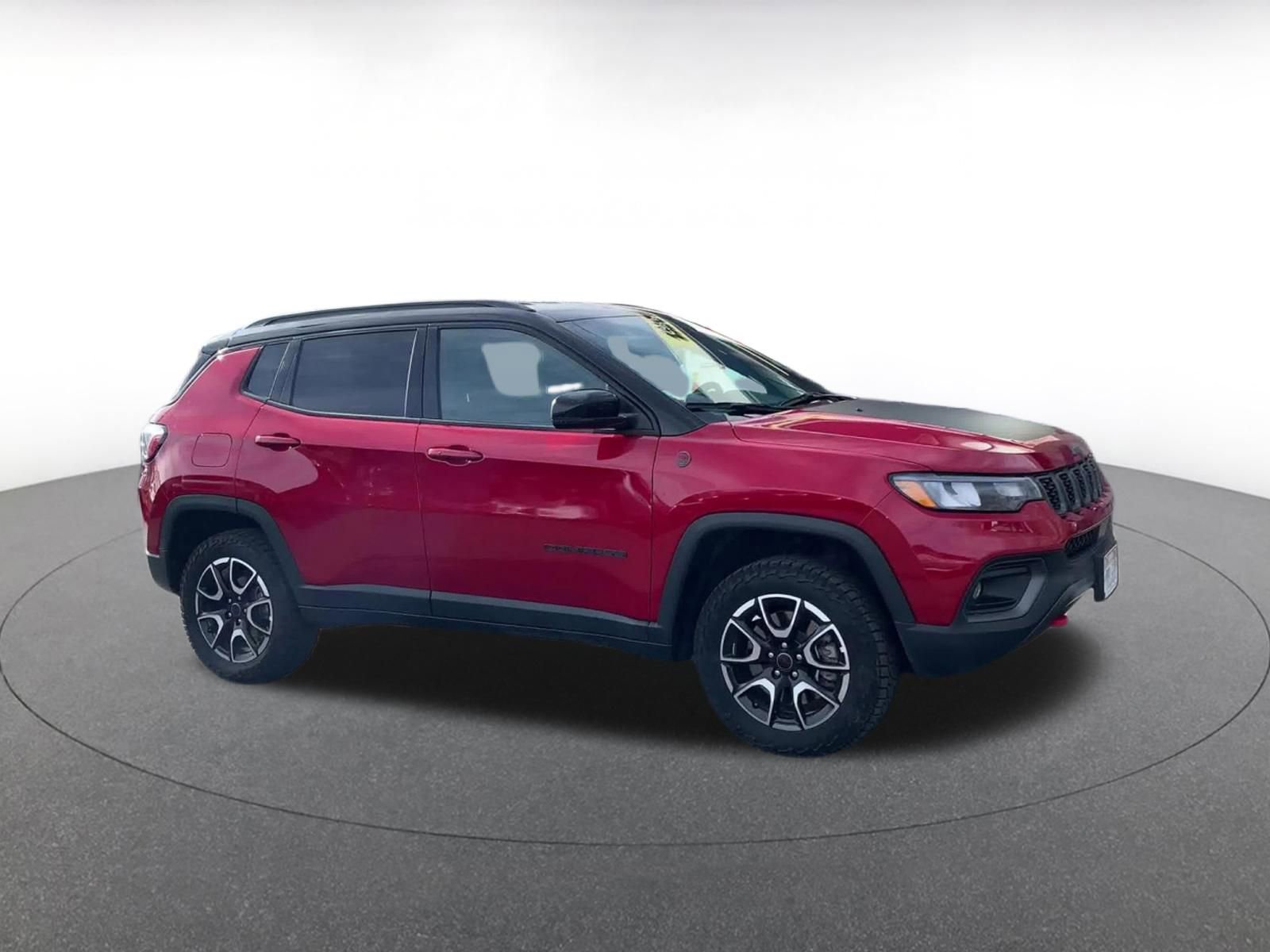 Used 2025 Jeep Compass Trailhawk video 2