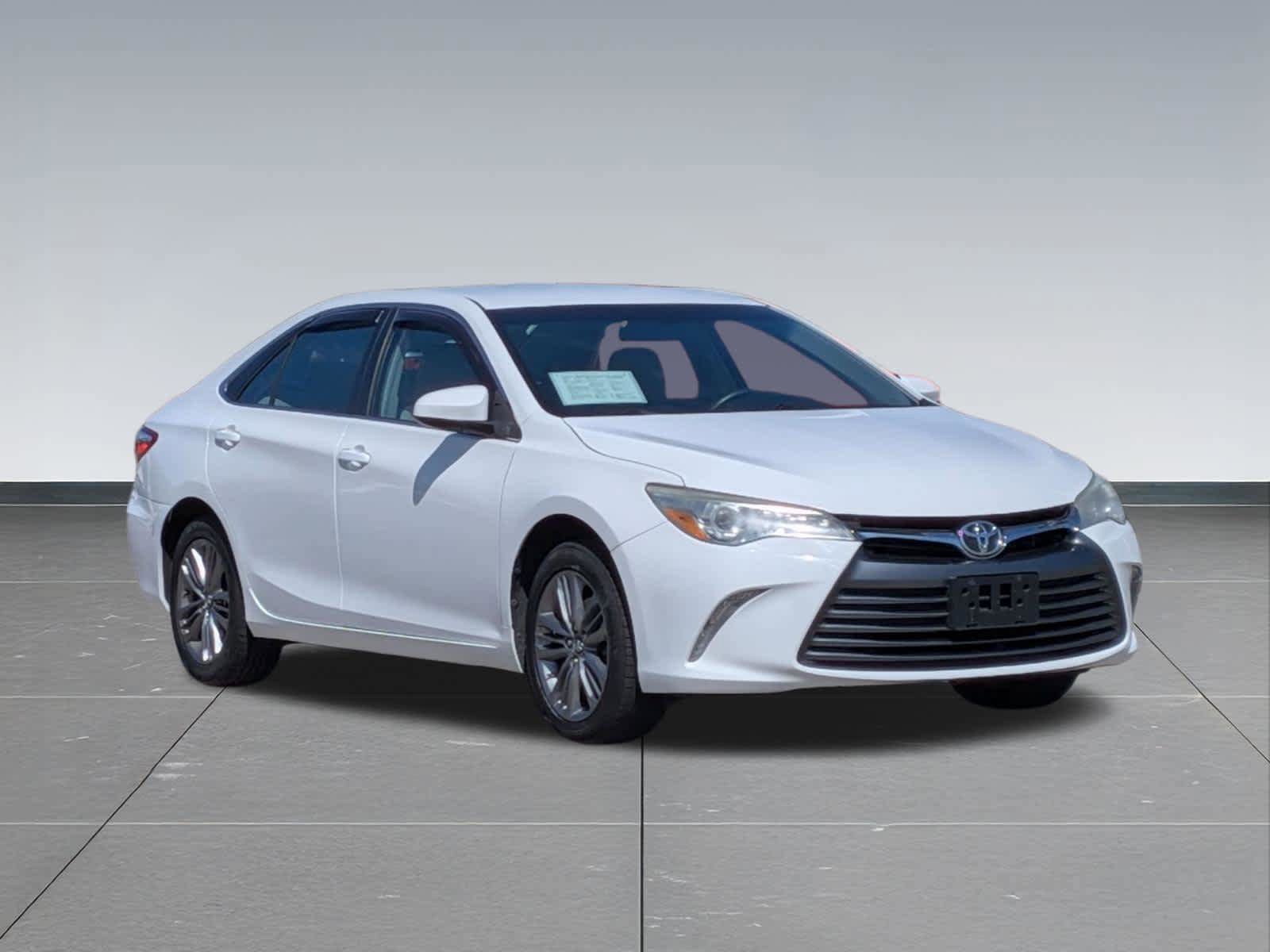 Used 2015 Toyota Camry LE FWD image 7