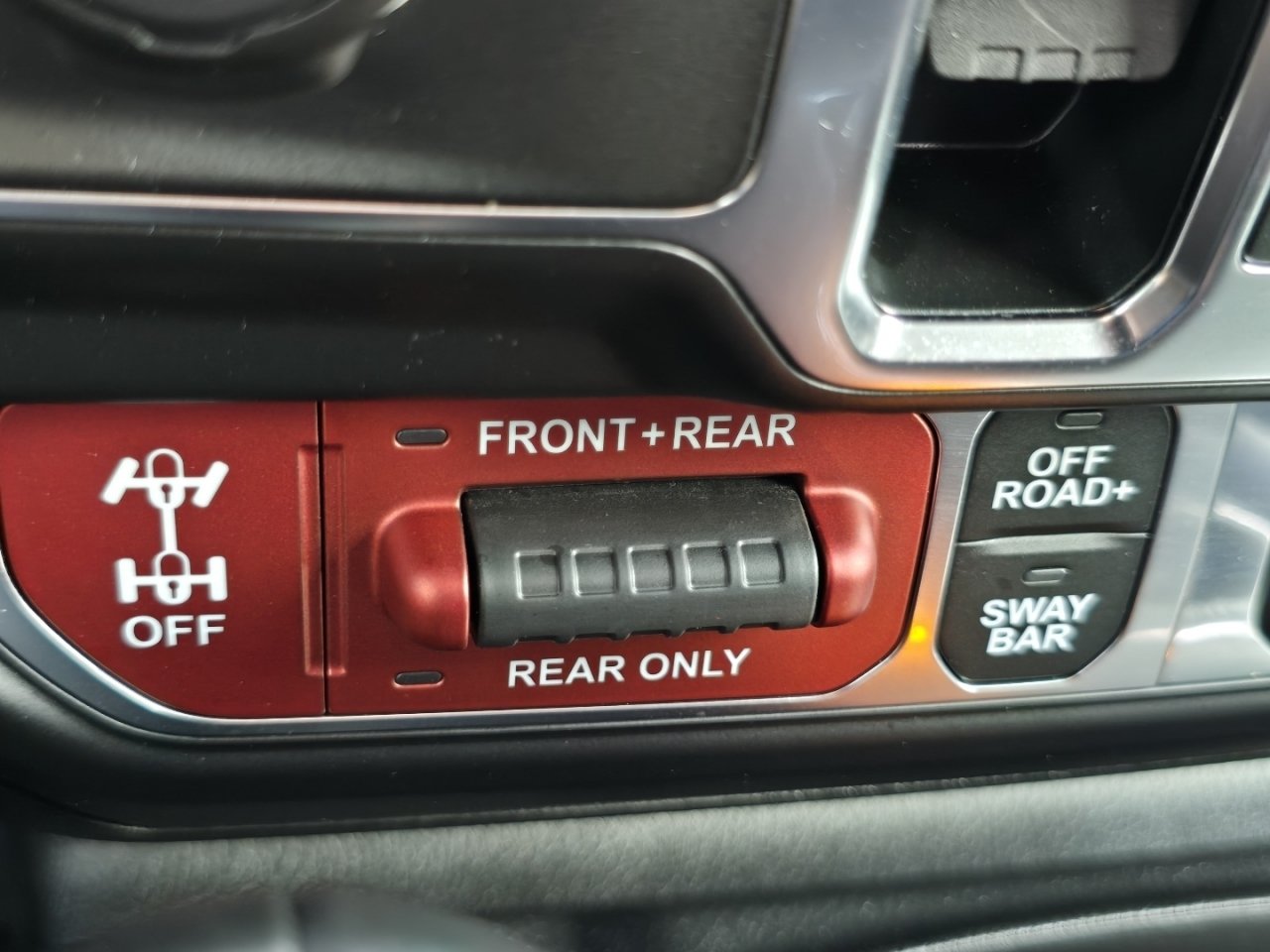 Used 2025 Jeep Wrangler Unlimited Rubicon AWD/4WD image 8