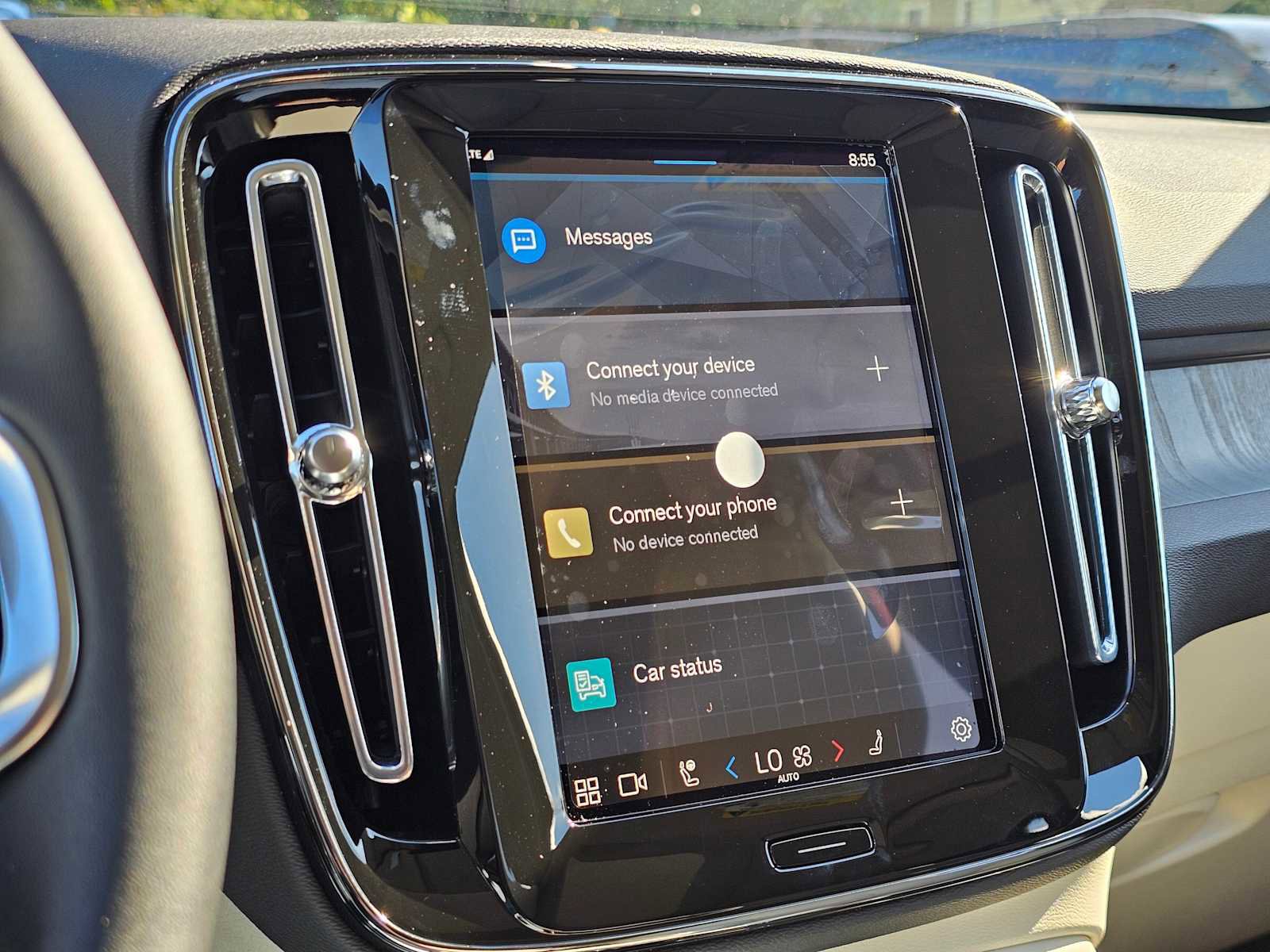 New 2025 Volvo XC40 B5 Plus w/ Climate Package image 22