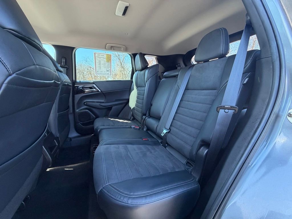 Used 2023 Mitsubishi Outlander SE image 21