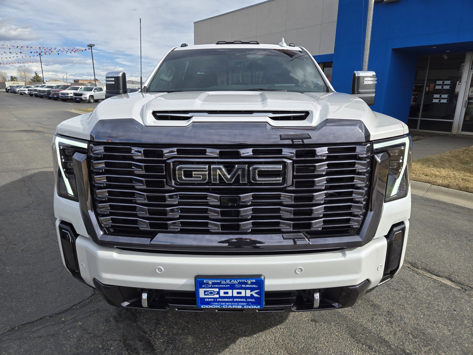 Used 2024 GMC Sierra 2500 Denali Ultimate image 8