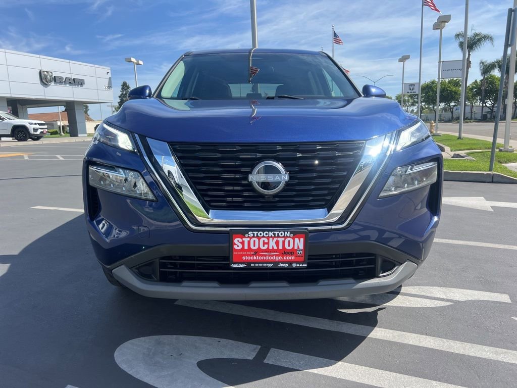 Used 2023 Nissan Rogue SV image 4