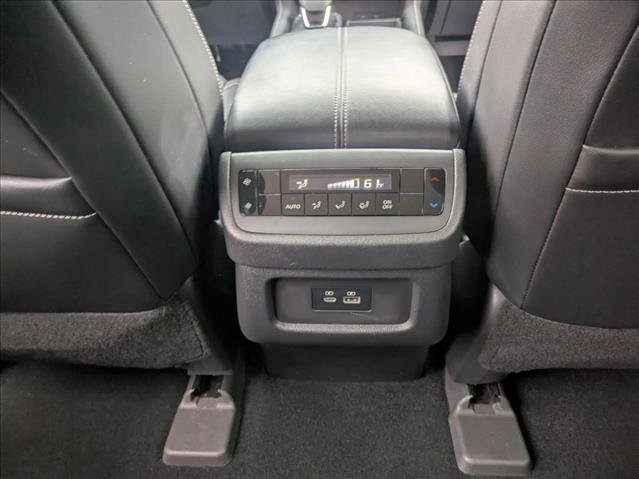 Used 2022 Nissan Pathfinder SL AWD/4WD image 15