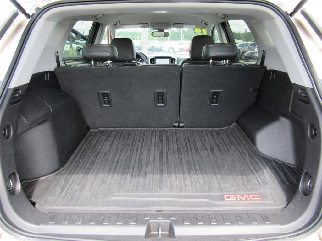 Used 2020 GMC Terrain SLE w/ Driver Convenience Package image 10