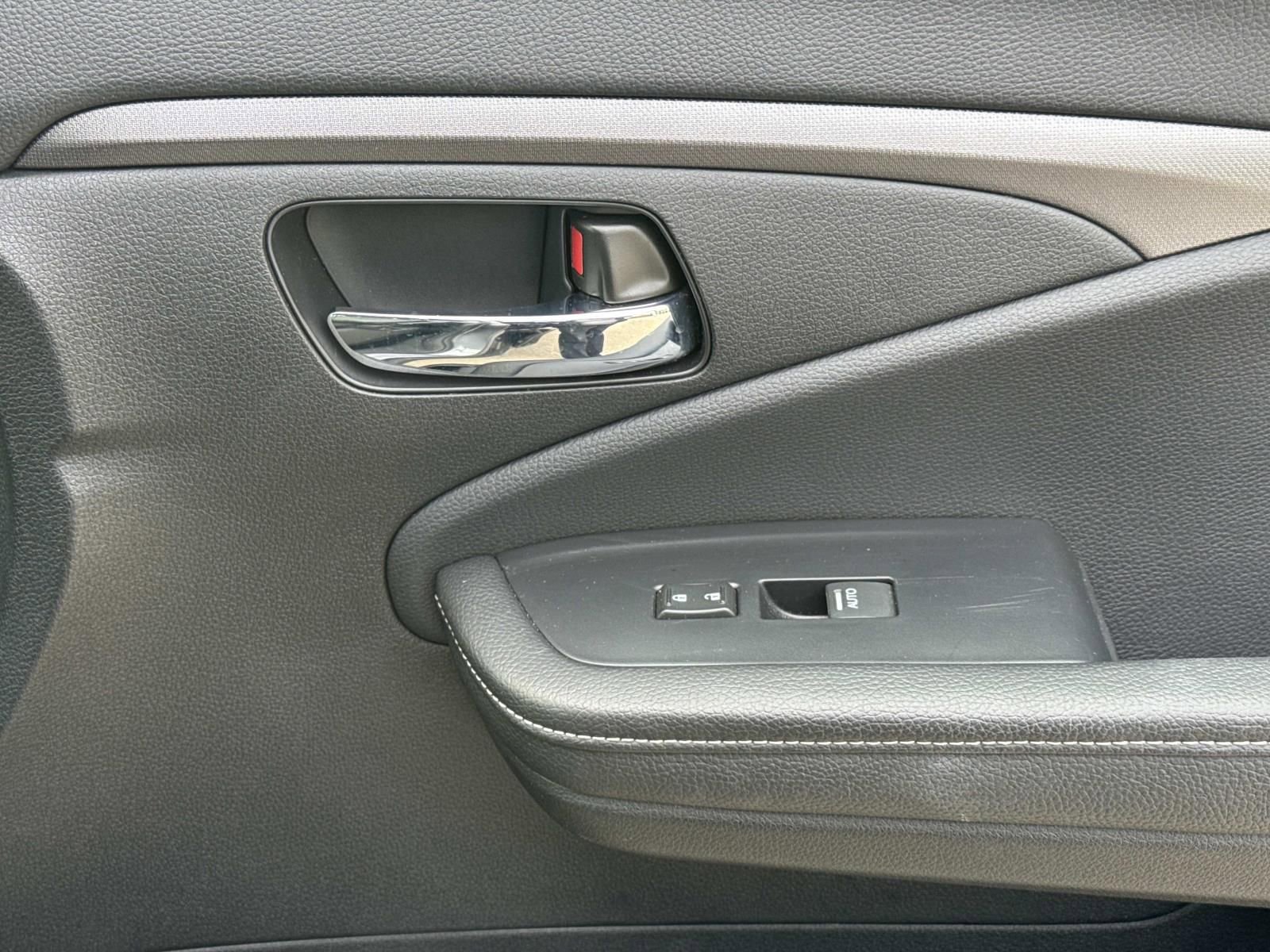 Used 2025 Honda Ridgeline RTL image 15