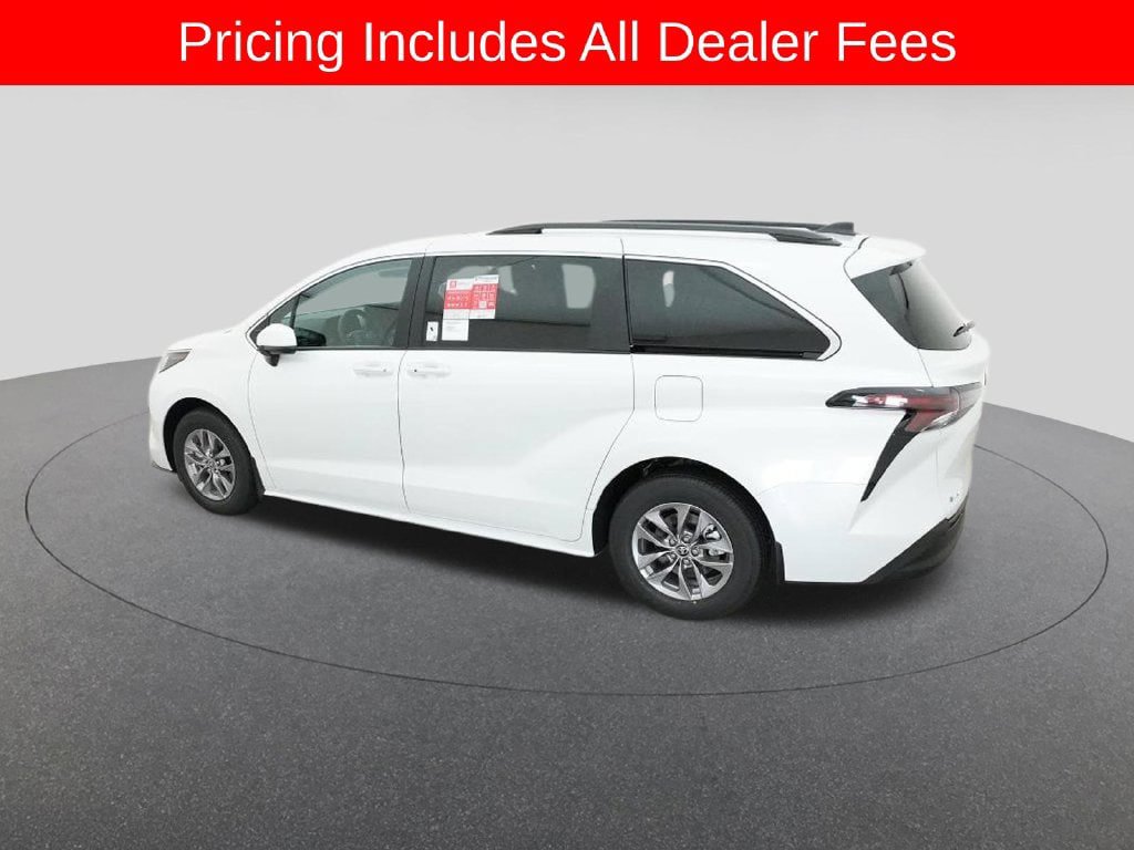 New 2026 Toyota Sienna XLE FWD image 4
