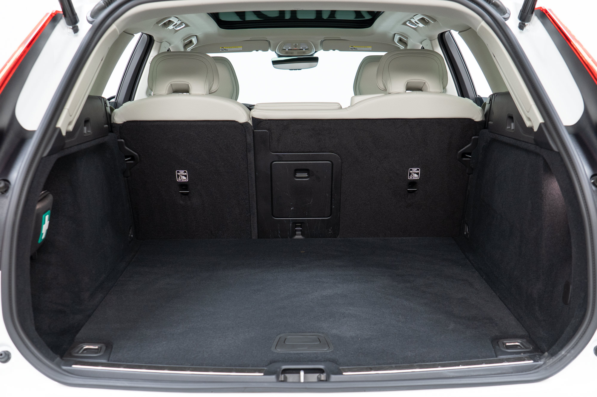 Certified 2025 Volvo XC60 B5 Plus AWD/4WD image 10
