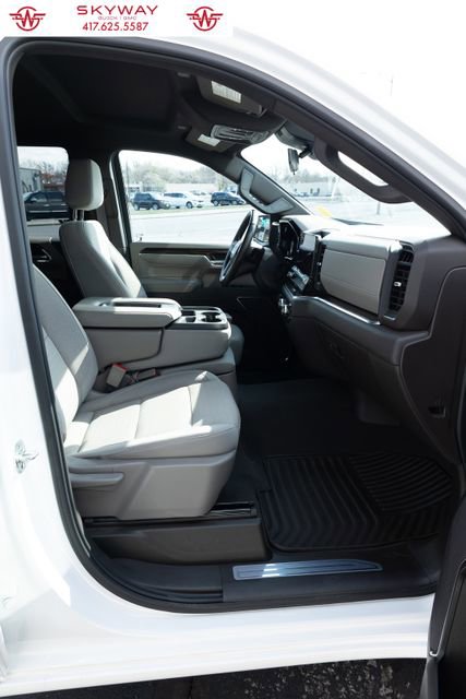 Used 2025 GMC Sierra 1500 SLE image 16