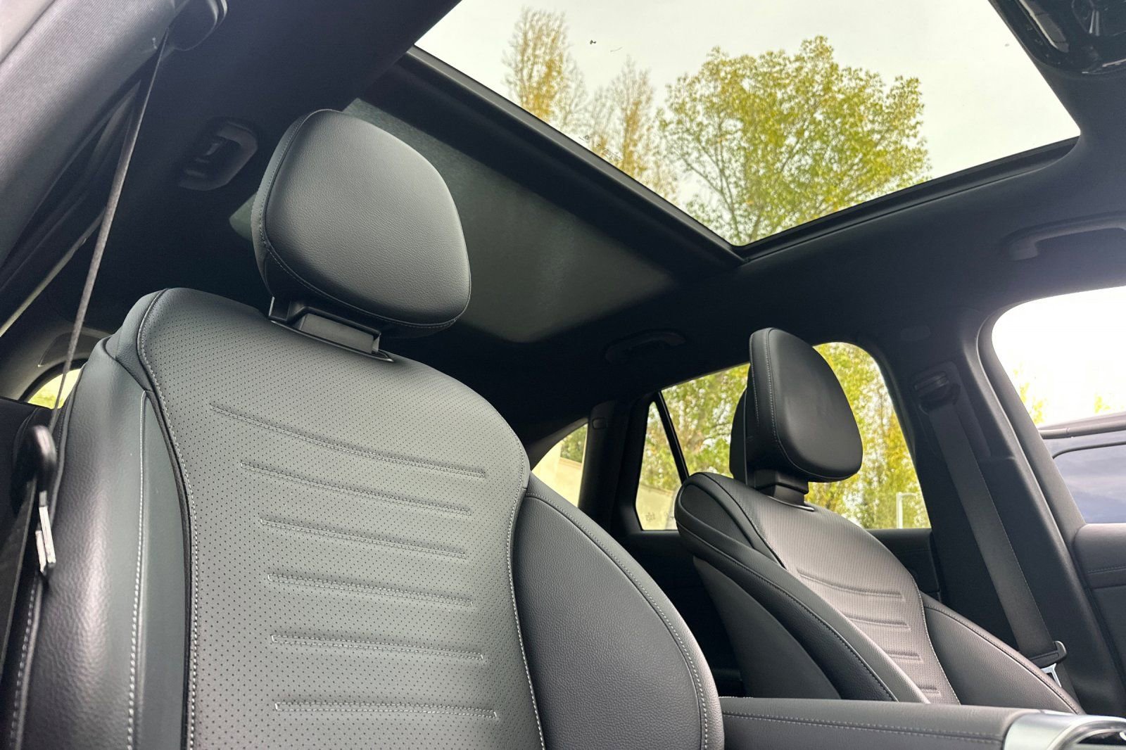 Certified 2024 Mercedes-Benz GLC 300 image 11