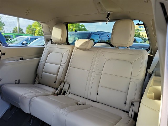 Used 2020 Lincoln Navigator Reserve w/ Luxury Package image 12