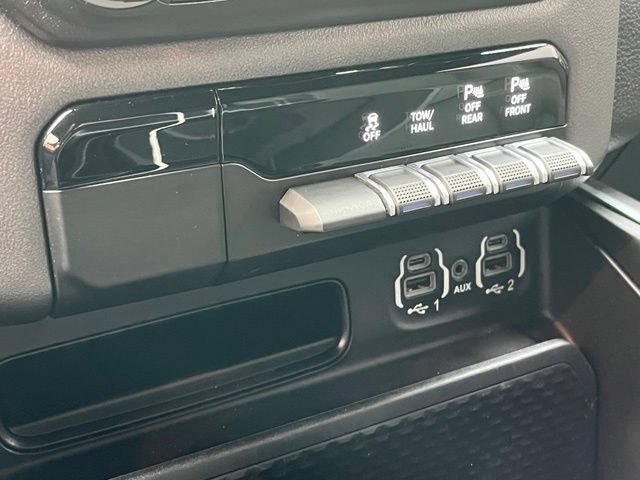 Used 2022 RAM 1500 Big Horn AWD/4WD image 37