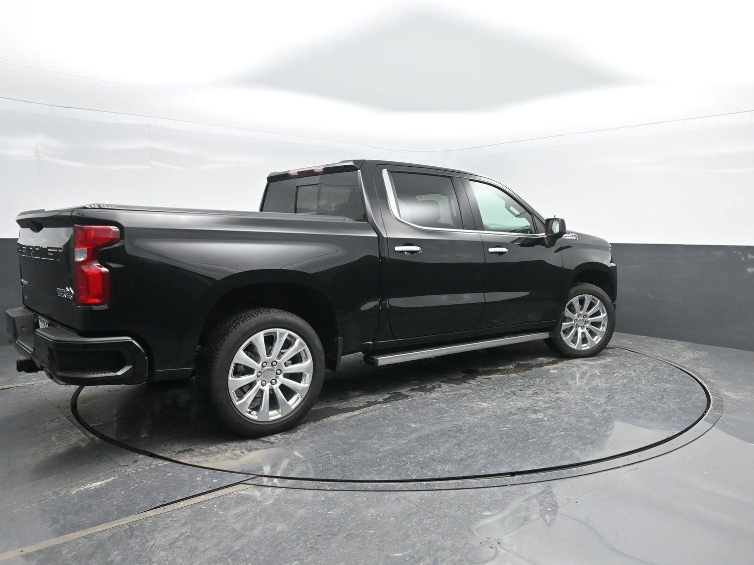 Used 2021 Chevrolet Silverado 1500 High Country image 2