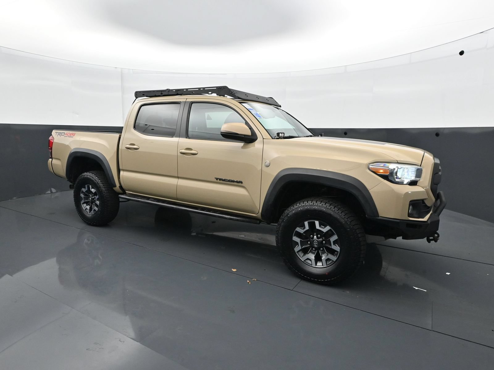 Used 2016 Toyota Tacoma TRD Off-Road AWD/4WD image 9