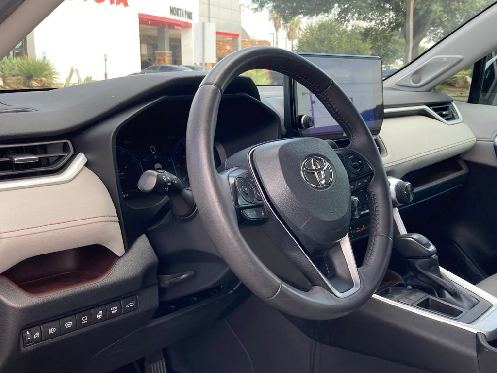 Used 2023 Toyota RAV4 Limited FWD image 9