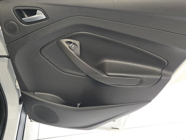 Used 2015 Ford Escape SE w/ Equipment Group 201A AWD/4WD image 6