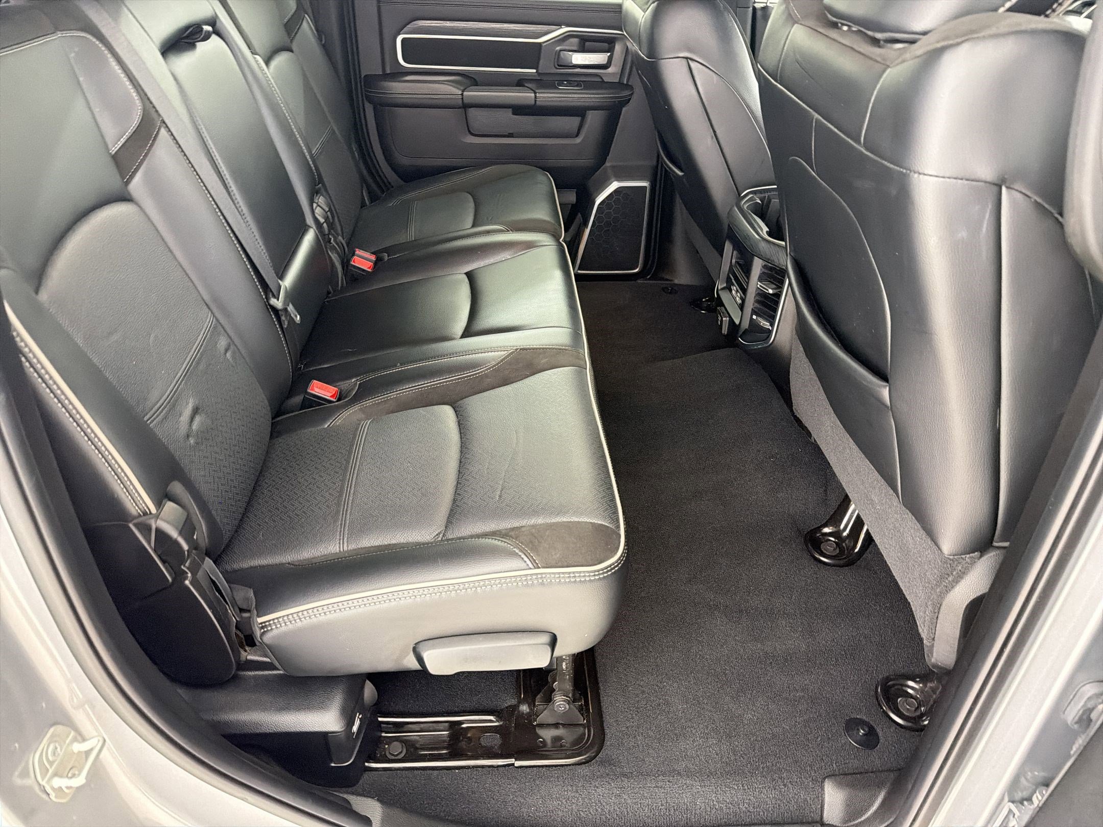 Used 2023 RAM 2500 Laramie w/ Night Edition image 28